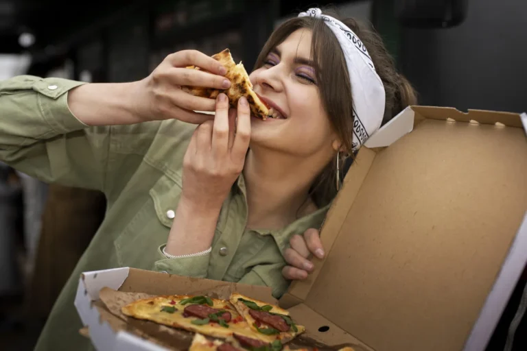 Food delivery pizza